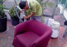 Cara membersihkan kursi sofa dan furnitur berbahan kain